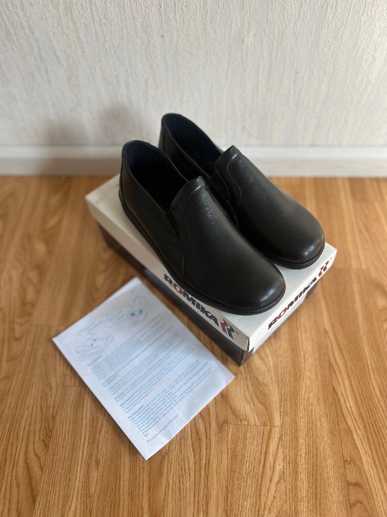 Romika huisschoenen leer maat 40, Kleding | Heren, Schoenen, Zwart, Overige typen, Nieuw, Ophalen of Verzenden