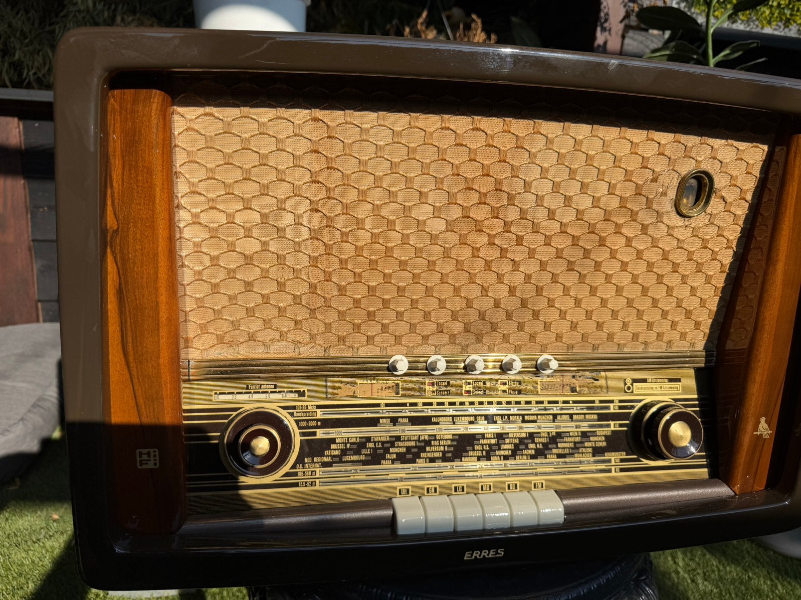 Erres buizen radio cosmetisch gerestaureerd, Ophalen