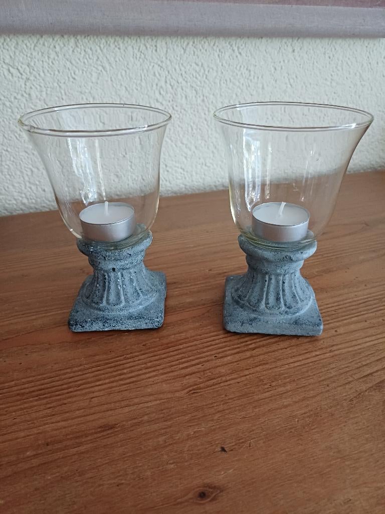 Kandelaars met glazen kelk en stenen voet., Overige materialen, Ophalen of Verzenden, Zo goed als nieuw, Grijs