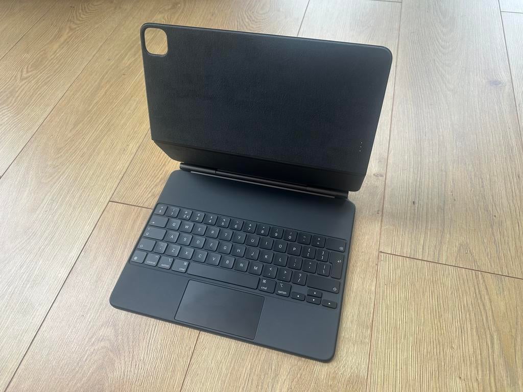 Apple Ipad Magic Keyboard Grijs Origineel (1e Generatie)!!!, Ophalen of Verzenden, Zo goed als nieuw, 10 inch, Bescherming voor- en achterkant