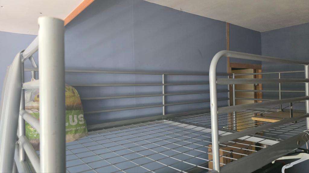 Ijzeren hoogslaper met trap en bureau eronder., Ophalen, Tweepersoons, 90 cm, Stapelbed