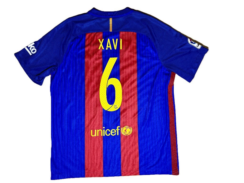 FC Barcelona thuisshirt 2016/17 – Xavi #6 – Nike – Maat XL, Maat XL, Ophalen of Verzenden, Zo goed als nieuw, Shirt