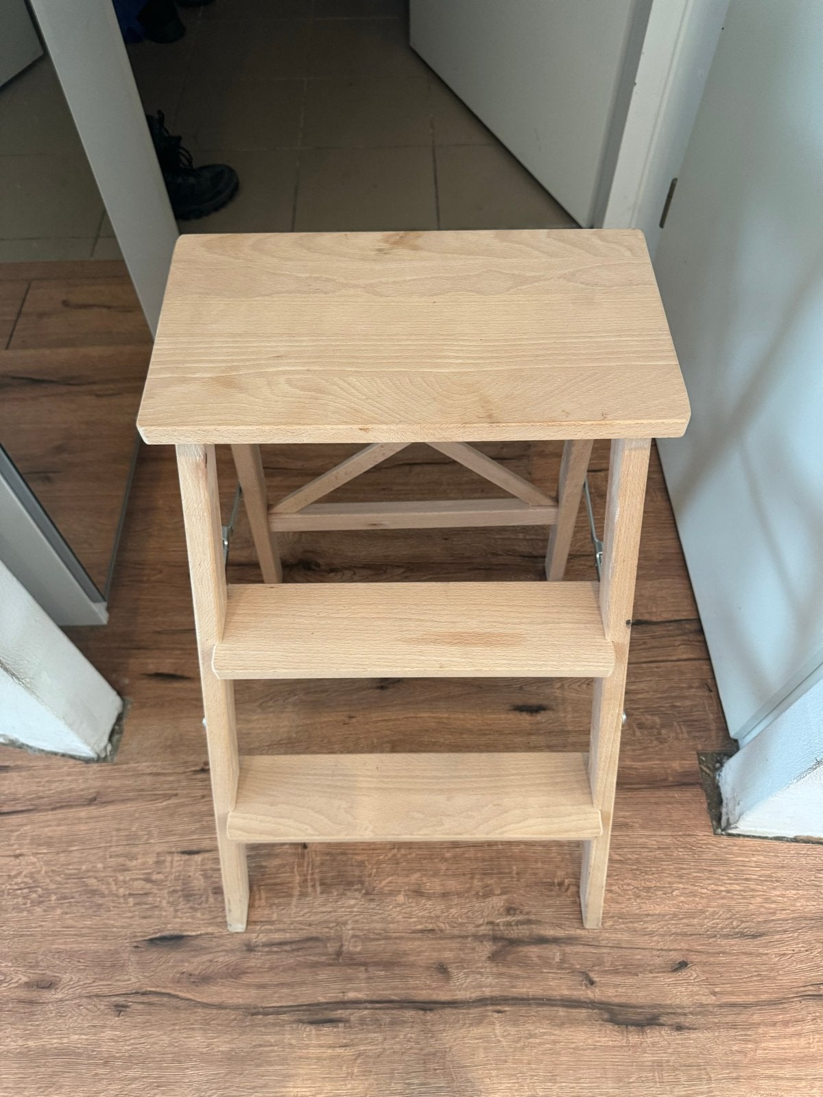IKEA houten opstapje / krukje, Ophalen, Gebruikt, Hout