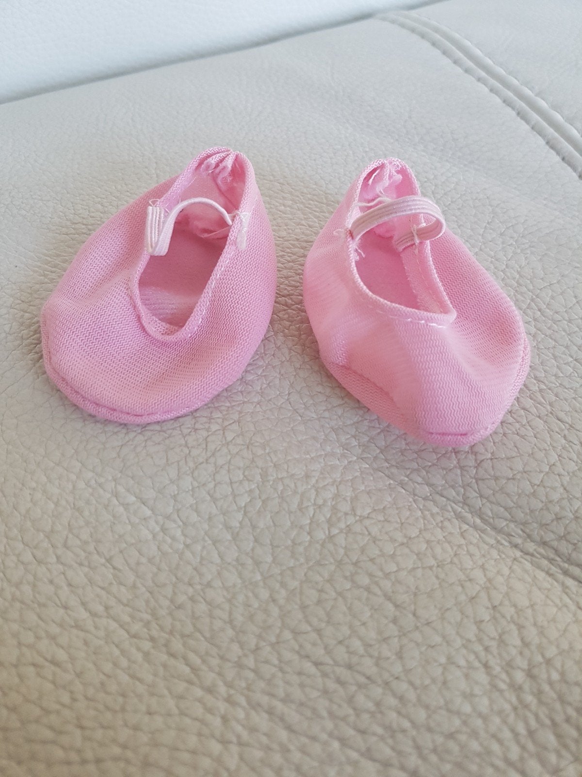 Roze stoffen poppenschoentjes, Kinderen en Baby's, Ophalen of Verzenden, Zo goed als nieuw, Babypop