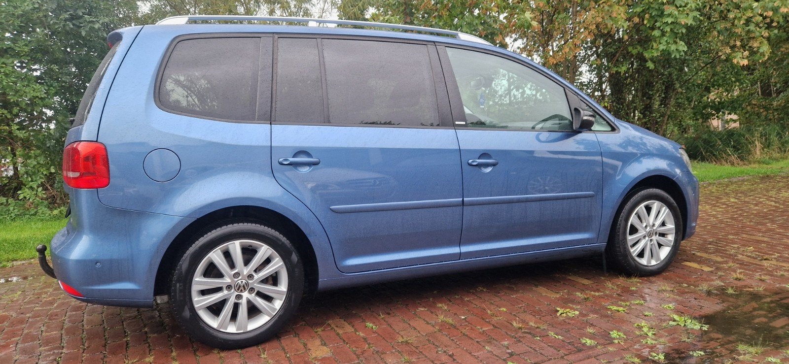 Volkswagen Touran 1.4 TSI 140pk 7 pers. Highline Pano NAVI, Voorwielaandrijving, 15 km/l, Zwart, 4 cilinders