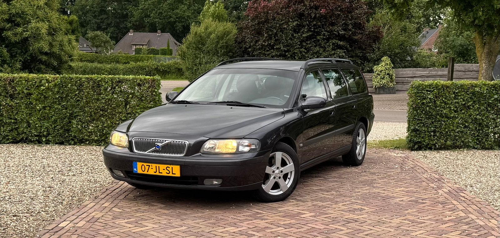 Volvo V70 2.4 140PK 2002 Donker Grijs, Voorwielaandrijving, 1800 kg, Stationwagon, Grijs