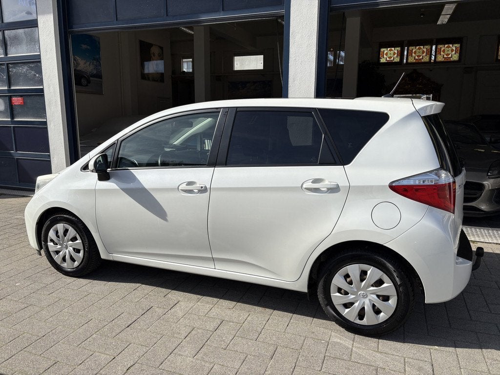Toyota Verso-S 1.3 VVT-i Aspiration PANORAMA/CAMERA, Auto's, Toyota, Voorwielaandrijving, Euro 5, 101 pk, Gebruikt