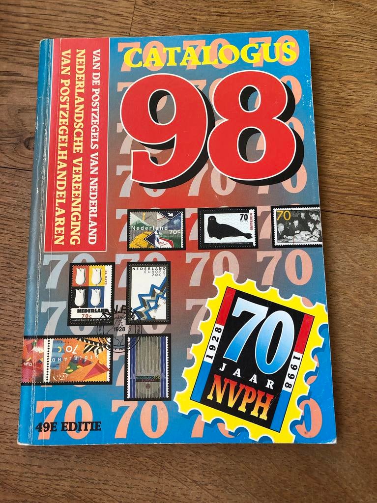Boek Catalogus 1998 Van de postzegels van Nederland, Boeken, Ophalen of Verzenden, Gelezen, Catalogus