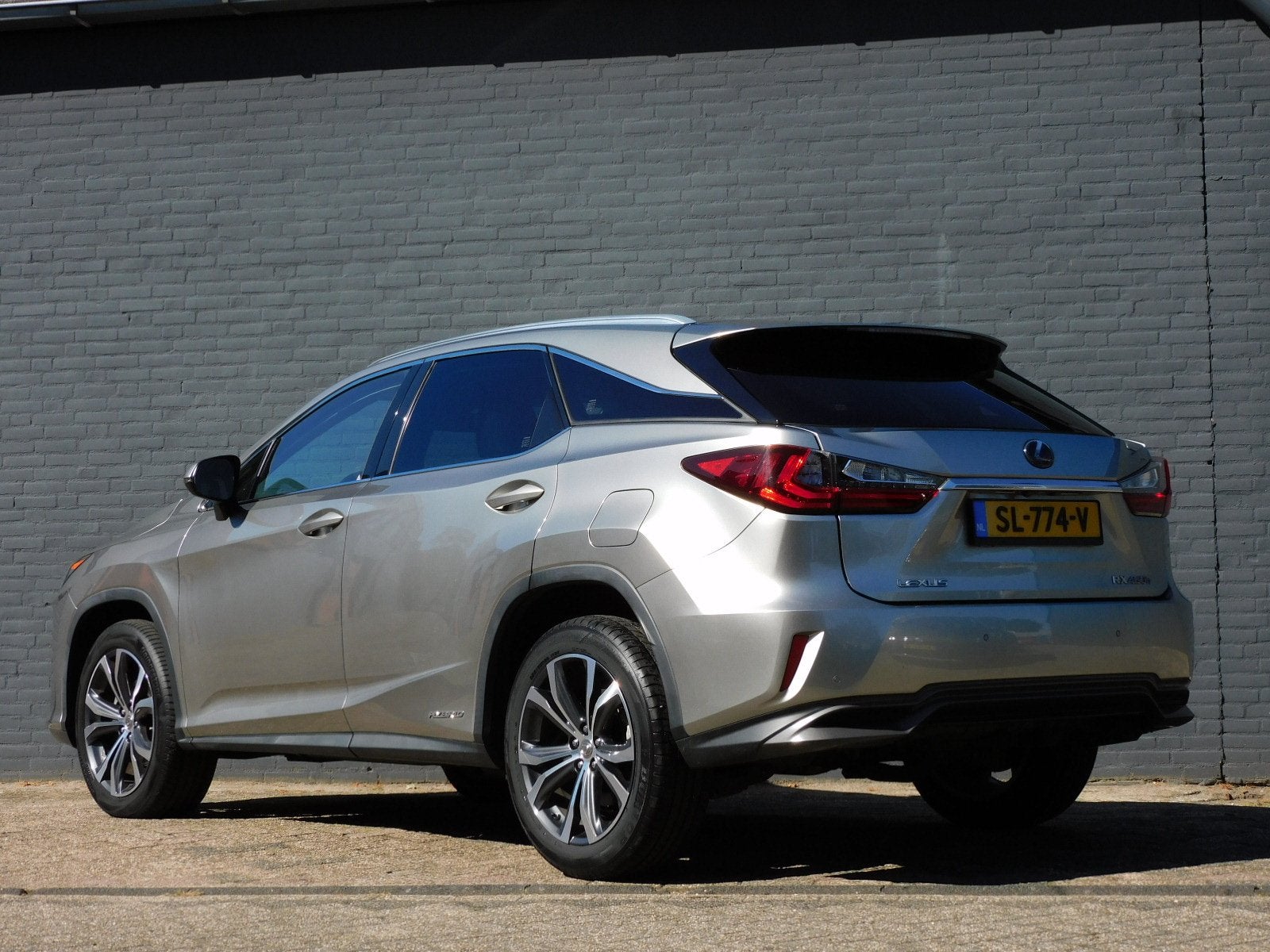 Lexus RX 450h 4WD Luxury Line TOPSTAAT! DEALER OND! STOELVER, Auto's, Automaat, Dealer onderhouden, Gebruikt, 2000 kg