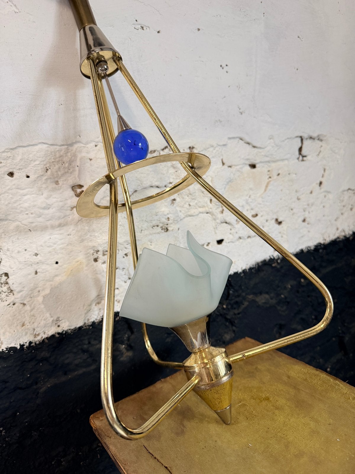 Vintage 80’s Memphis hanglamp Leuchten messing glas, Huis en Inrichting, Lampen | Hanglampen, Ophalen of Verzenden, Gebruikt, Glas
