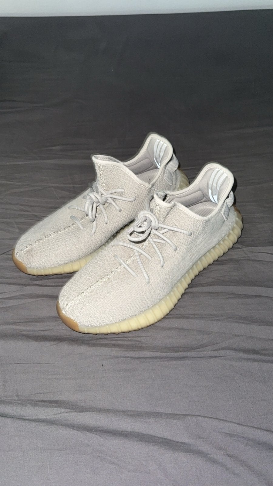 Yeezy 350 Boost V2 Sesam 46, Overige kleuren, Ophalen of Verzenden, Sneakers of Gympen, Zo goed als nieuw