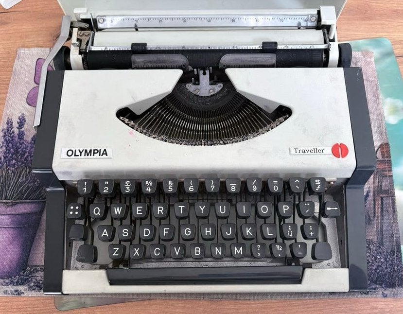 Typmachine - Olympia traveller 1965, Diversen, Typemachines, Ophalen, Gebruikt