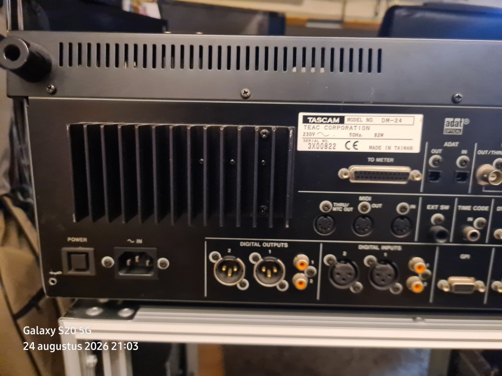 Tascam DM-24 Digitale Mixer - Werkt nog, display leesbaar, Ophalen