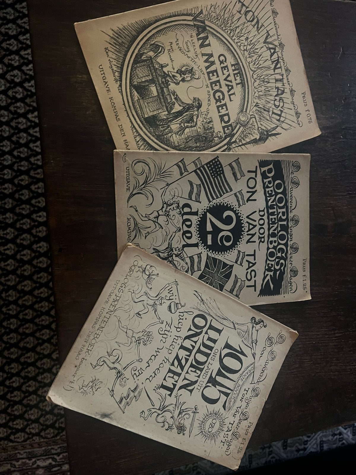 Ton van Tast Oorlogsprentenboeken - 2 delen, Ophalen of Verzenden, Gelezen, Prentenboek