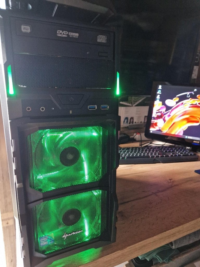 SHREK theme Game PC, Computers en Software, Desktop Pc's, Met monitor, ASUS, Intel Xeon, Gaming