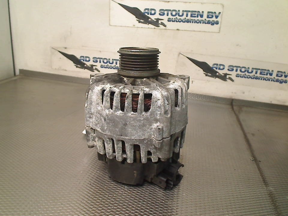 Dynamo Opel Crossland (X) (2017-03/..) 9670899580, Gebruikt, Bahnhofsplatz, Rüsselsheim am Main 65423, , Duitsland, Opel, Opel Automobile GmbH