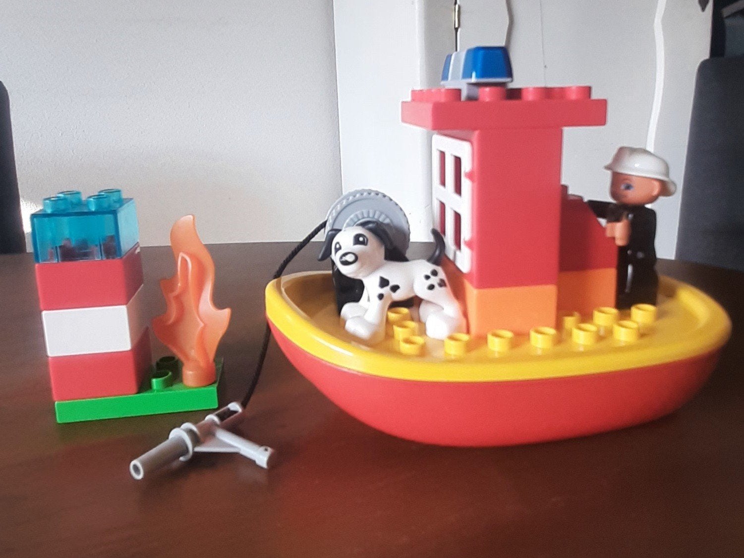 Lego Duplo 10591 Brandweerboot met brandweerman en hond, Inclusief minifiguren, Ophalen of Verzenden, Duplo, Complete set