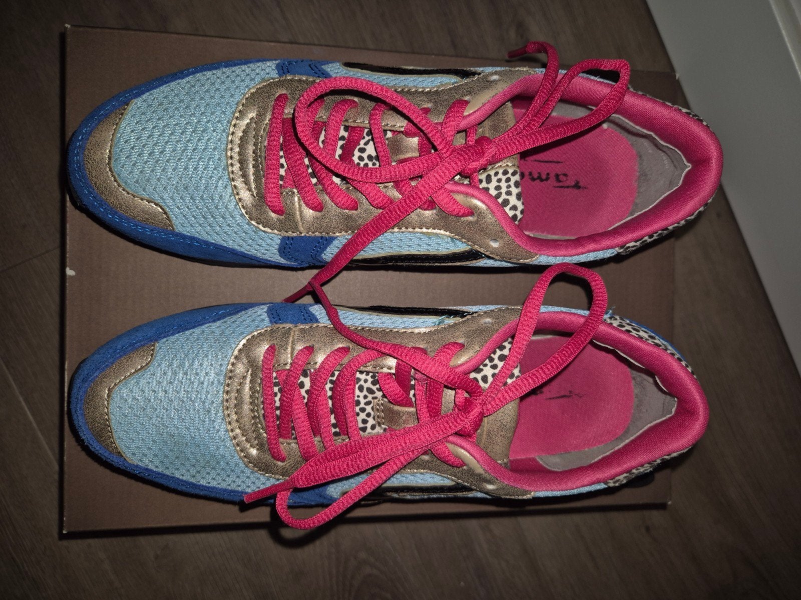 Tamaris sneakers - Zo goed als nieuw maat 37, Ophalen of Verzenden, Zo goed als nieuw, Sneakers of Gympen