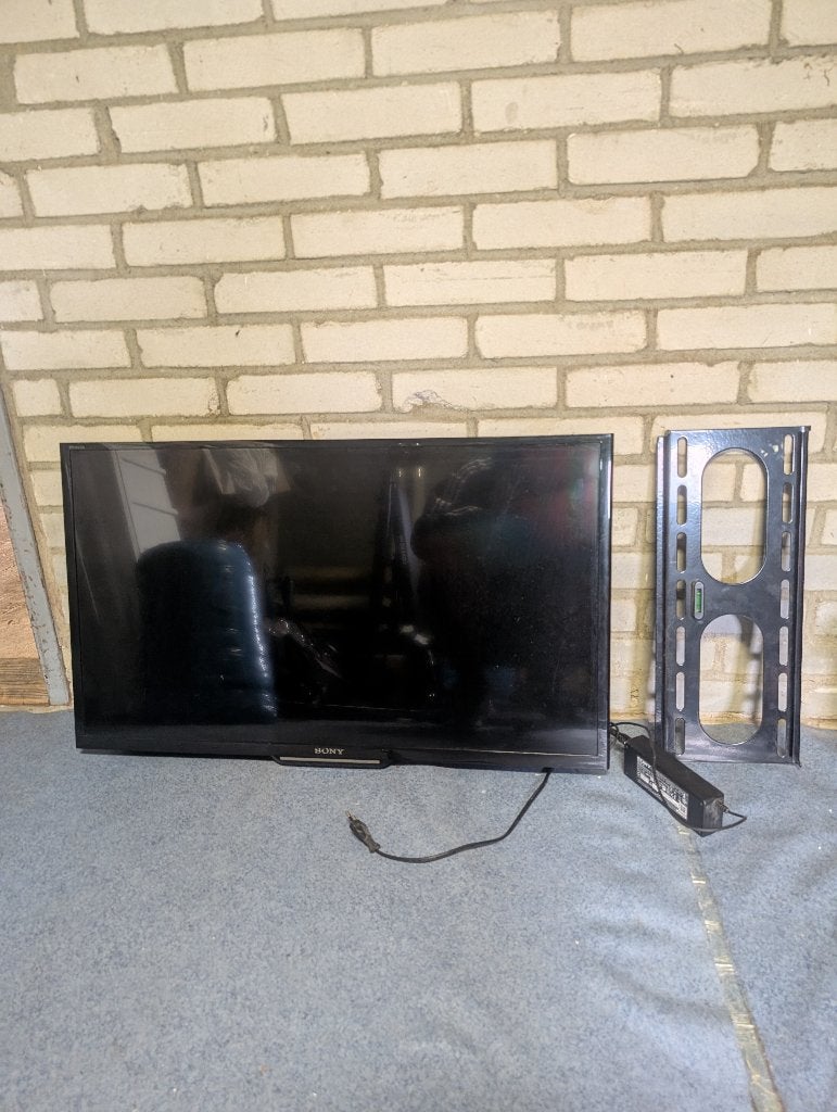 Kleine TV met muurbeugel - 45x72 cm, Audio, Tv en Foto, Televisies, Ophalen, Gebruikt, 50 Hz, Sony