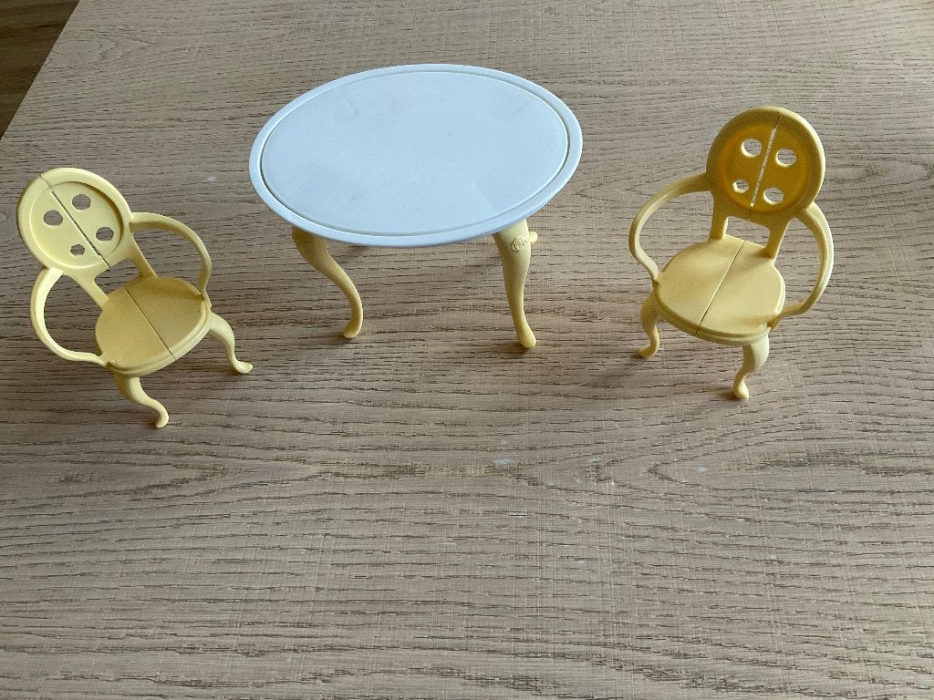 Barbie tafels,stoelen en banken, Ophalen of Verzenden, Barbie