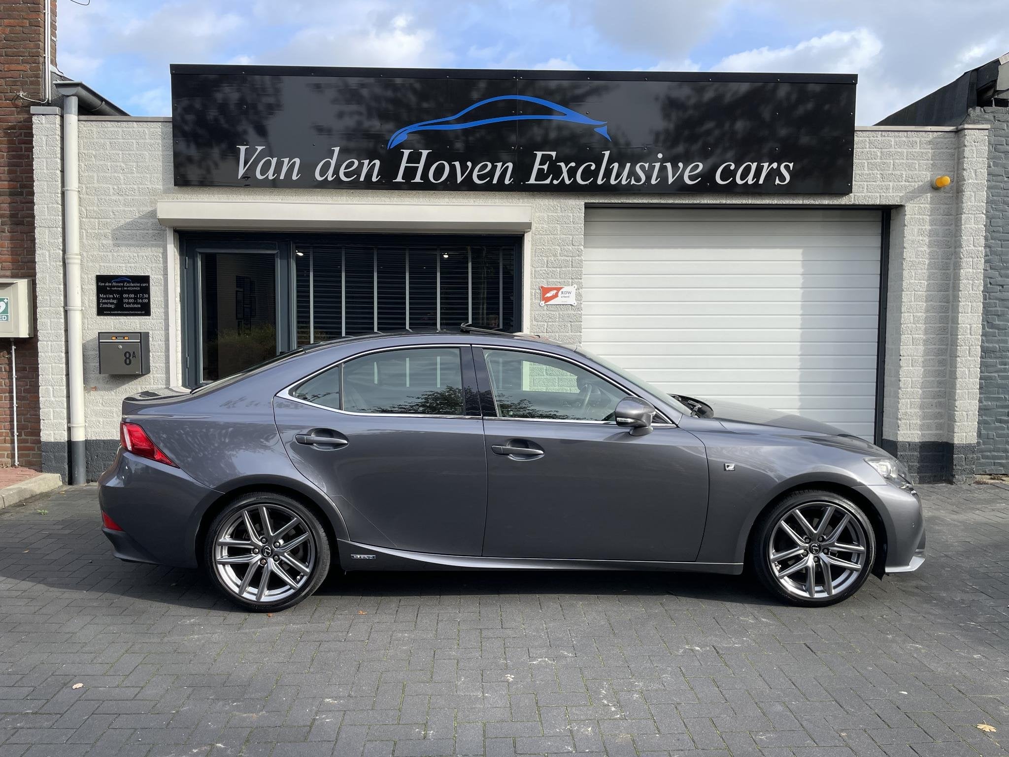 Lexus IS 300h F Sport Line Schuifdak Dealer onderhouden., Auto's, Automaat, Achterwielaandrijving, Gebruikt, Leder
