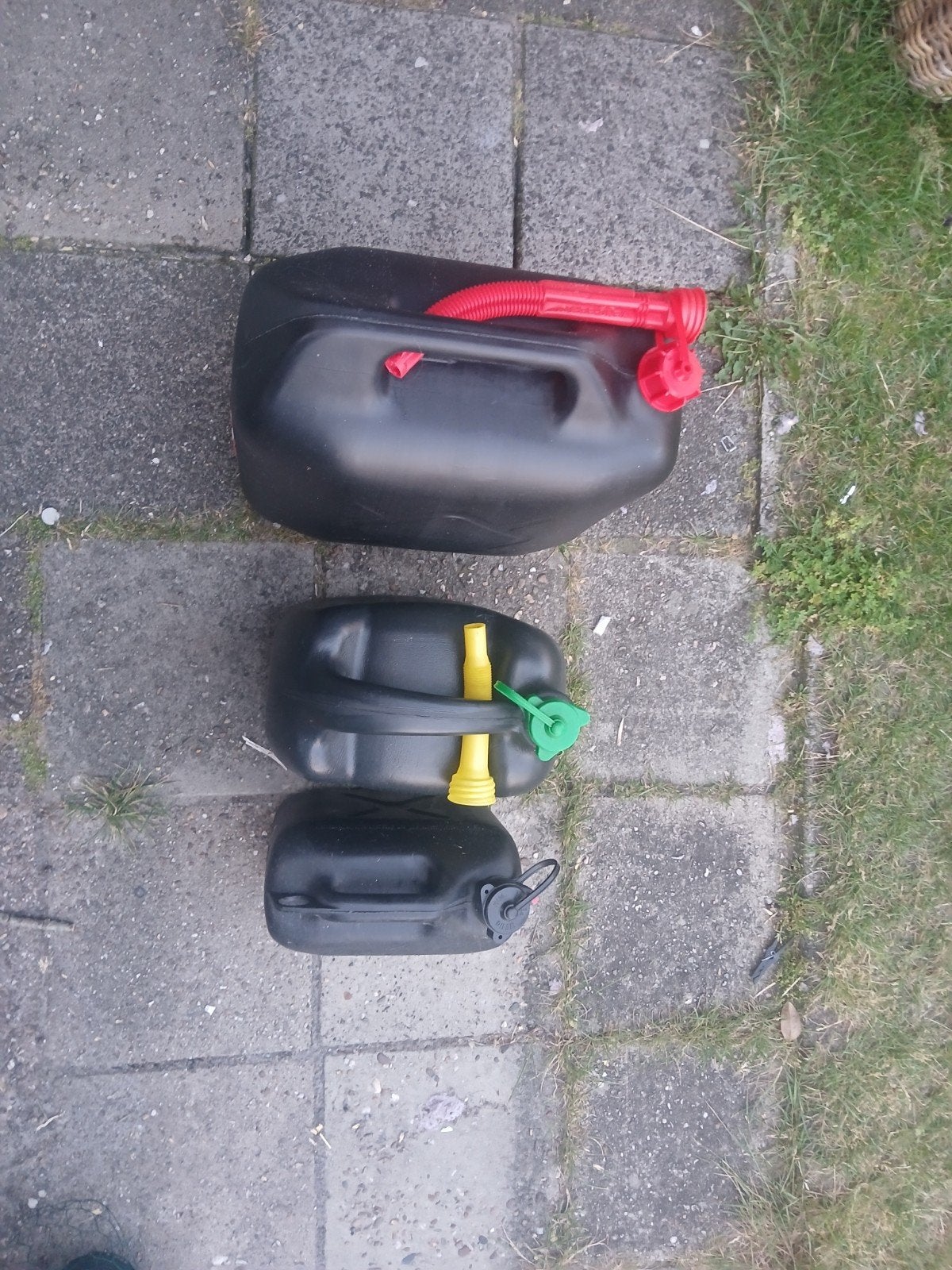 Jerrycan, Ophalen