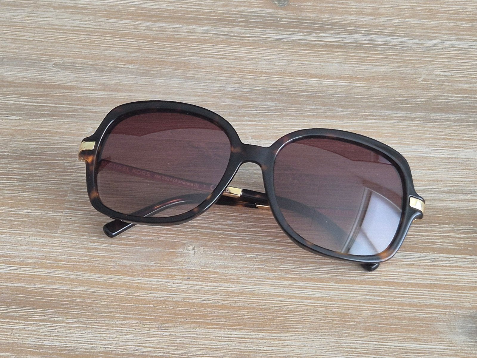 Bruin met goudkleurige Michael Kors zonnebril, Zonnebril, Bruin, Nieuw, Ophalen