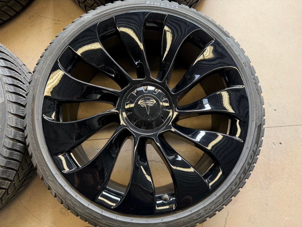 21 inch Tesla Model Y performance Übertubine velgen met band, Auto-onderdelen, Banden en Velgen, Gebruikt, 255 mm, Banden en Velgen