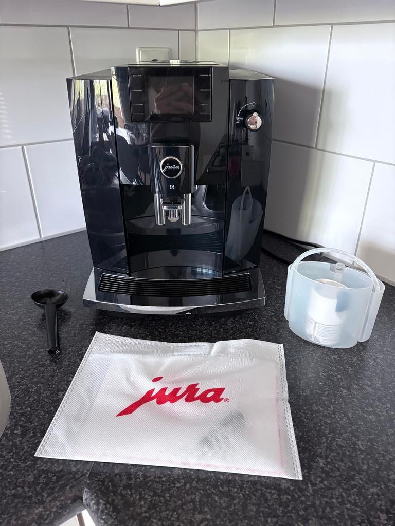 Jura E6 koffiemachine, Ophalen, Zo goed als nieuw, Koffiemachine, Koffiebonen