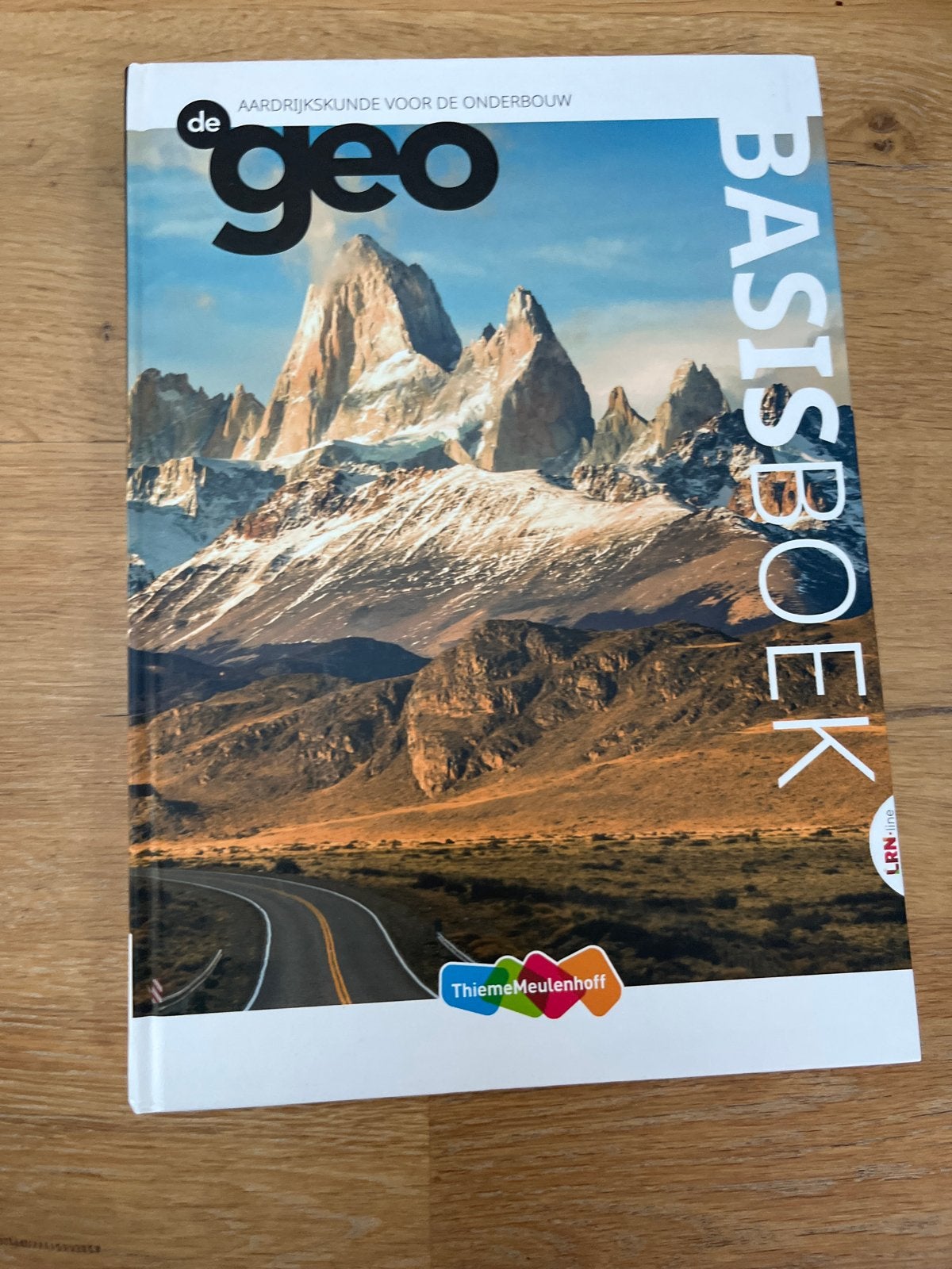 De Geo Basisboek Aardrijkskunde Onderbouw ThiemeMeulenhoff, Boeken, Ophalen of Verzenden, Zo goed als nieuw, Overige niveaus, Aardrijkskunde