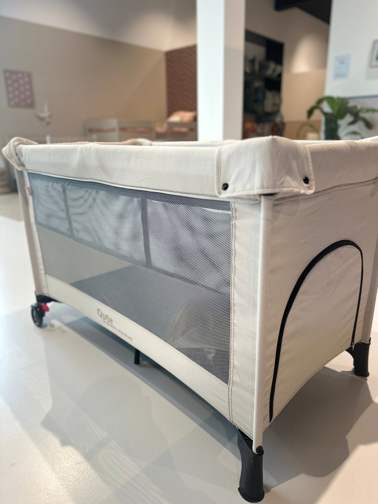 Qute Q-Dream Campingbed Easyfold Ivory, Kinderen en Baby's, Ophalen, Zo goed als nieuw, Reisbedje