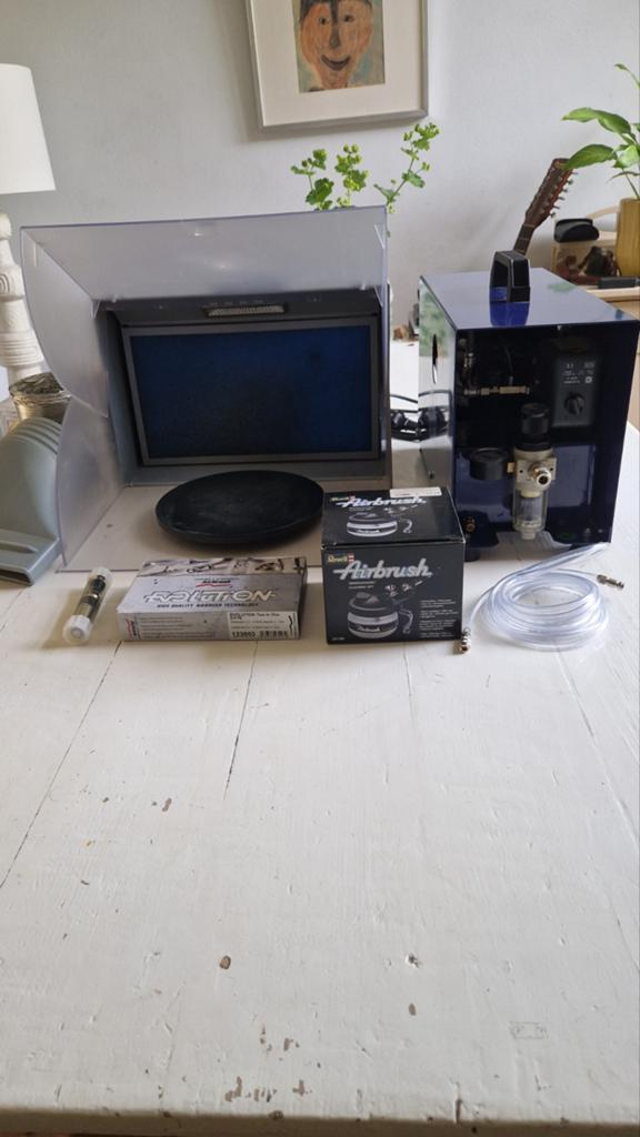 Airbrush met spuitcabine en accessoires, Ophalen of Verzenden, Groter dan 1:32