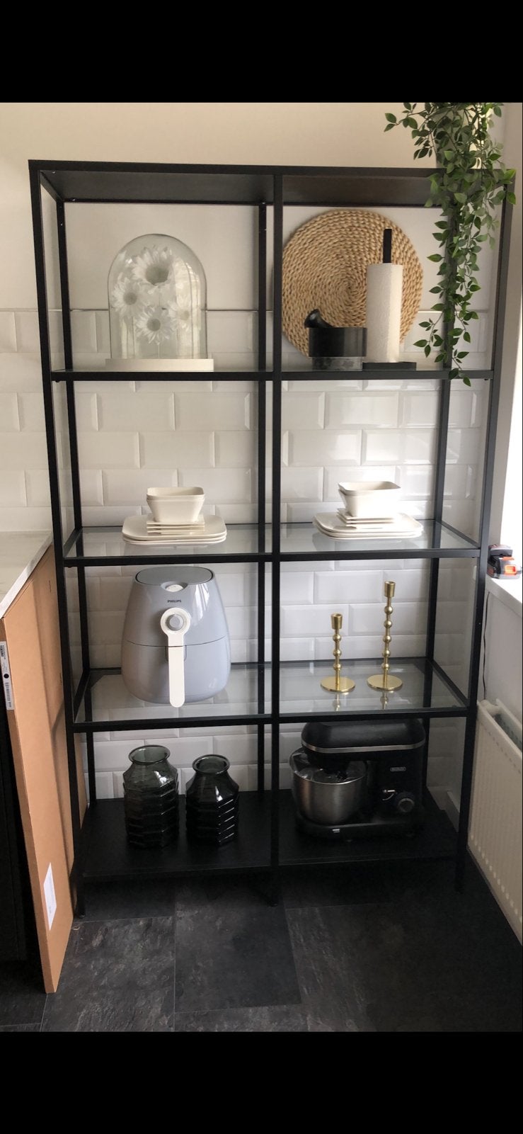 VITTSJÖ zwarte stellingkast Ikea, Ophalen of Verzenden, Zo goed als nieuw