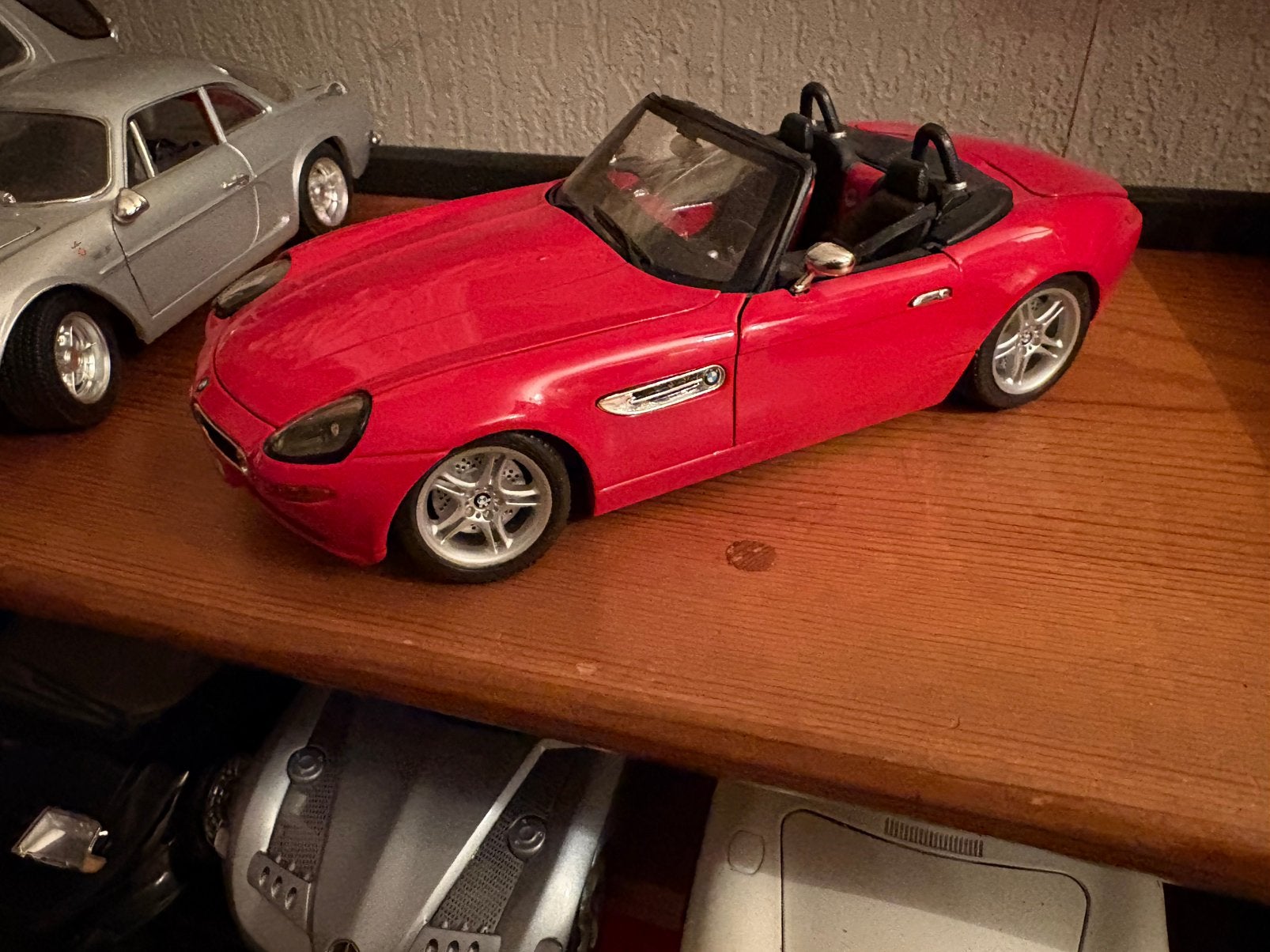 BMW.  Z. 8 .  Roadster.        Maisto, Hobby en Vrije tijd, Modelauto's | 1:18, Ophalen of Verzenden, Zo goed als nieuw, Maisto