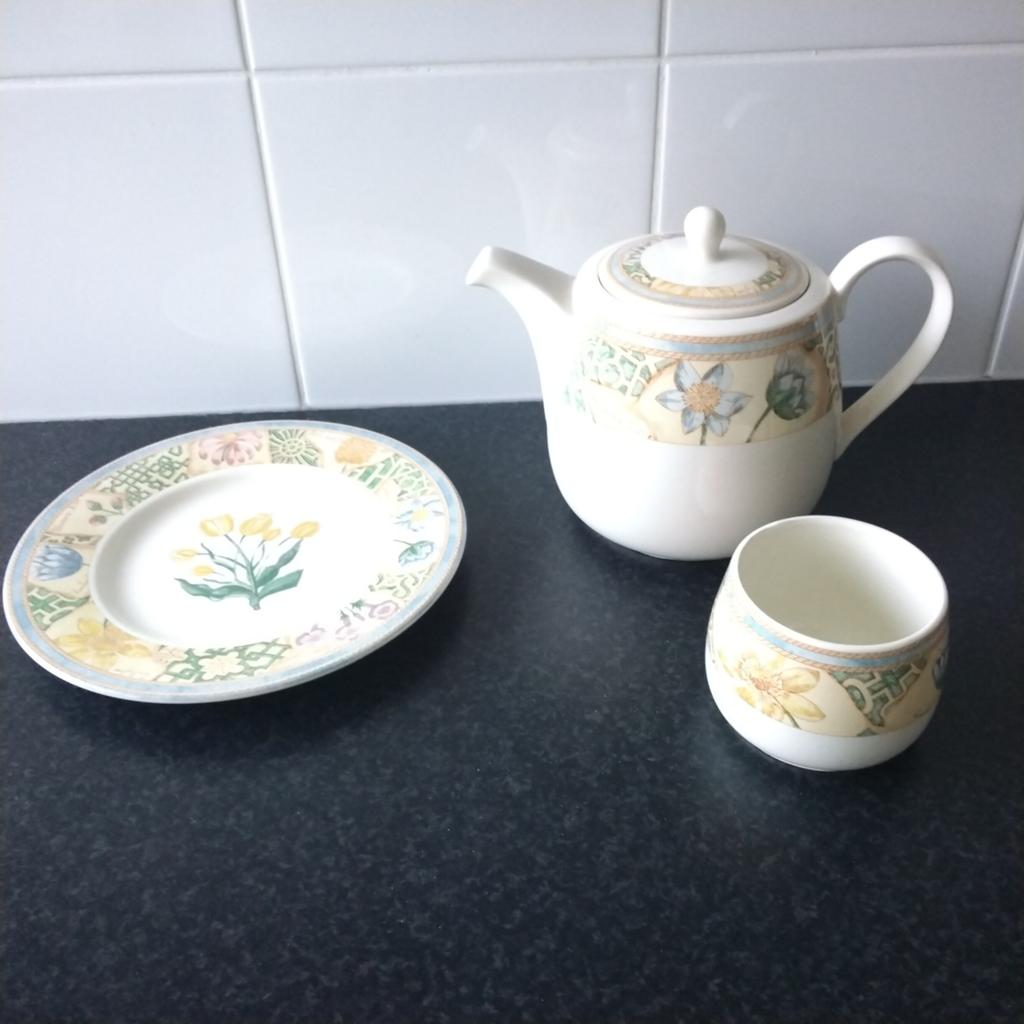 Wedgwood  "garden maze" home items, Huis en Inrichting, Keuken | Servies, Overige typen, Ophalen of Verzenden, Zo goed als nieuw