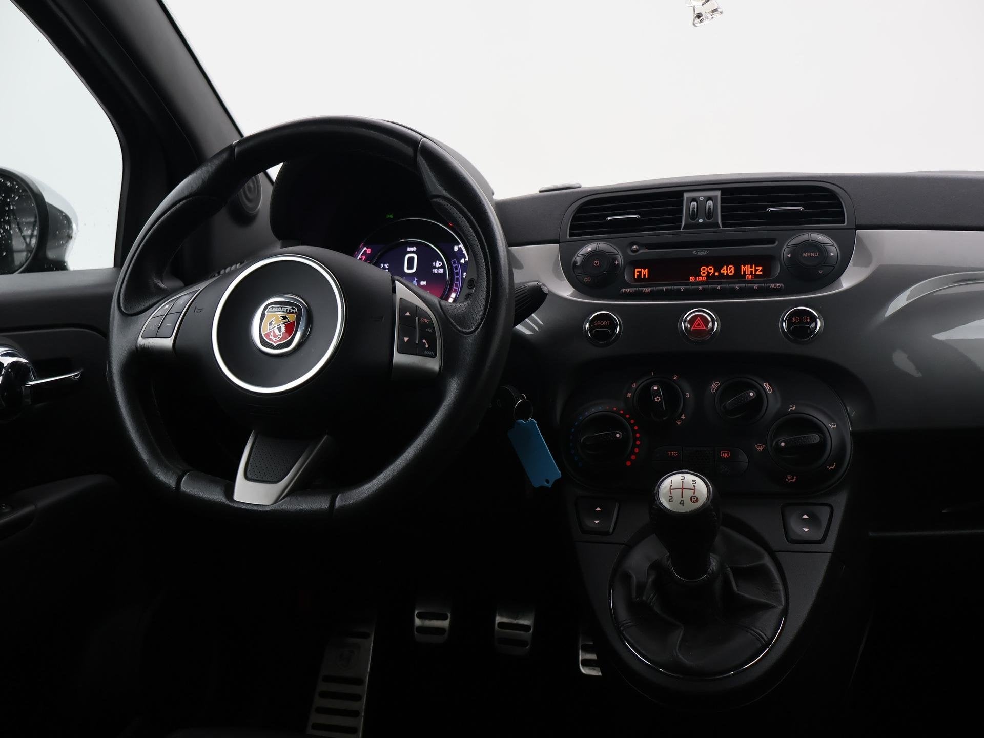 Fiat 500 C ABARTH 1.4 T-JET 135 PK TWO-TONE + ZWART LEDER |, Auto's, Voorwielaandrijving, Euro 6, 4 cilinders, Cabriolet