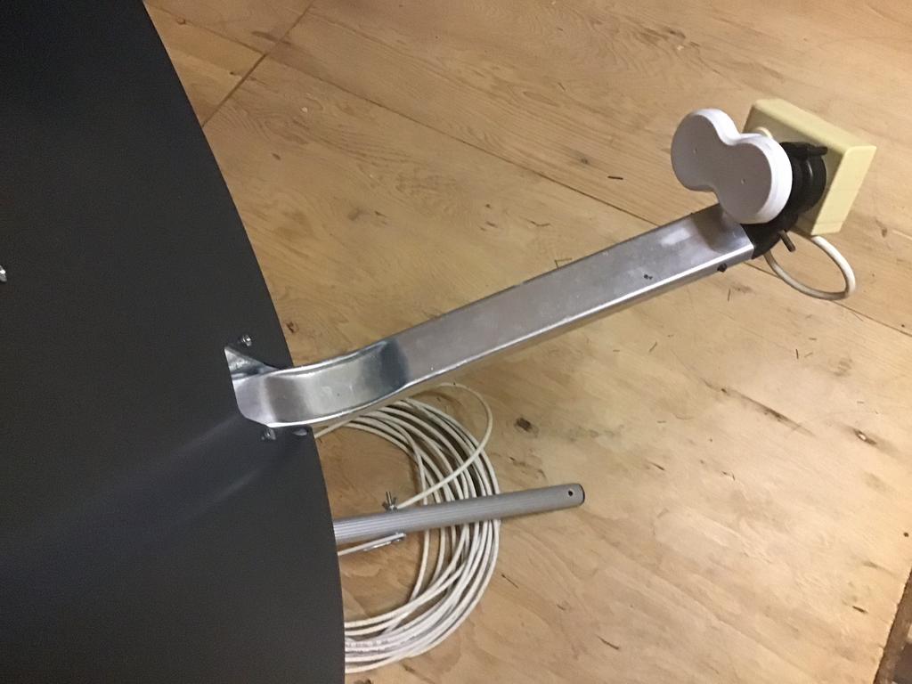 Schotelantenne geheel compleet, Ophalen, Gebruikt, (Schotel)antenne, Overige merken