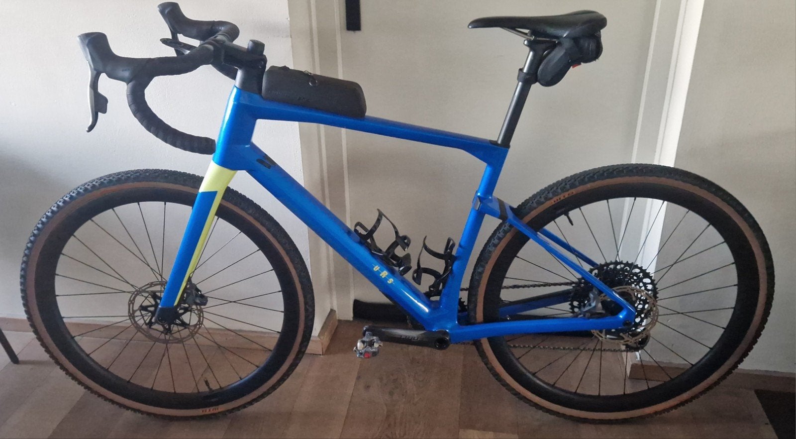 BMC URS one gravelbike, Carbon, Zo goed als nieuw, Meer dan 20 versnellingen, 53 tot 57 cm
