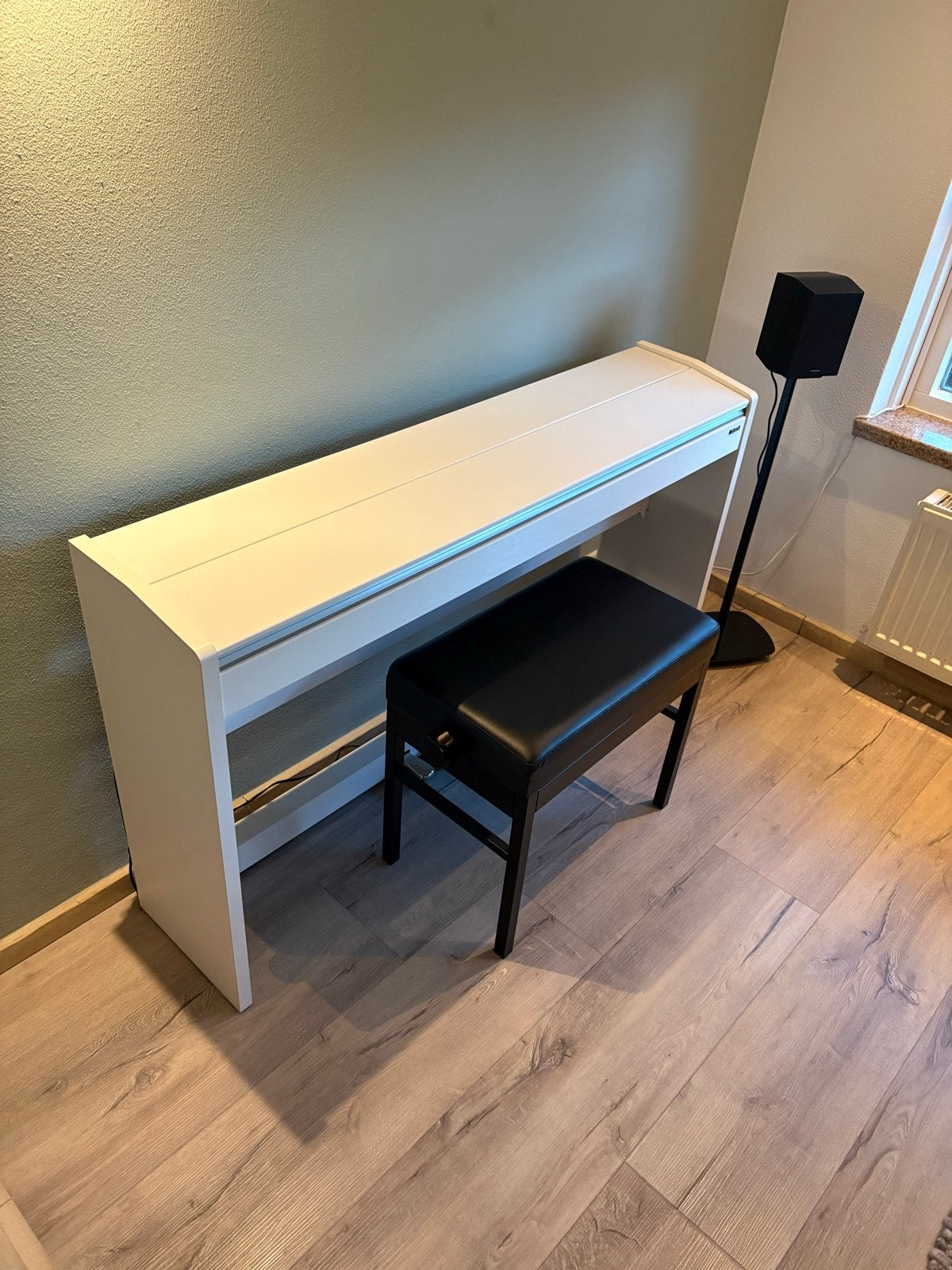 Roland Digitale Piano P-110 - Wit, Muziek en Instrumenten, Ophalen, Wit, Digitaal, Zo goed als nieuw