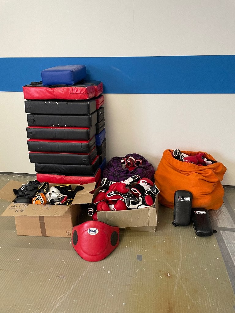 Bokshandschoenen en trapkussens, Ophalen, Gebruikt, Overige, Maat XS of kleiner