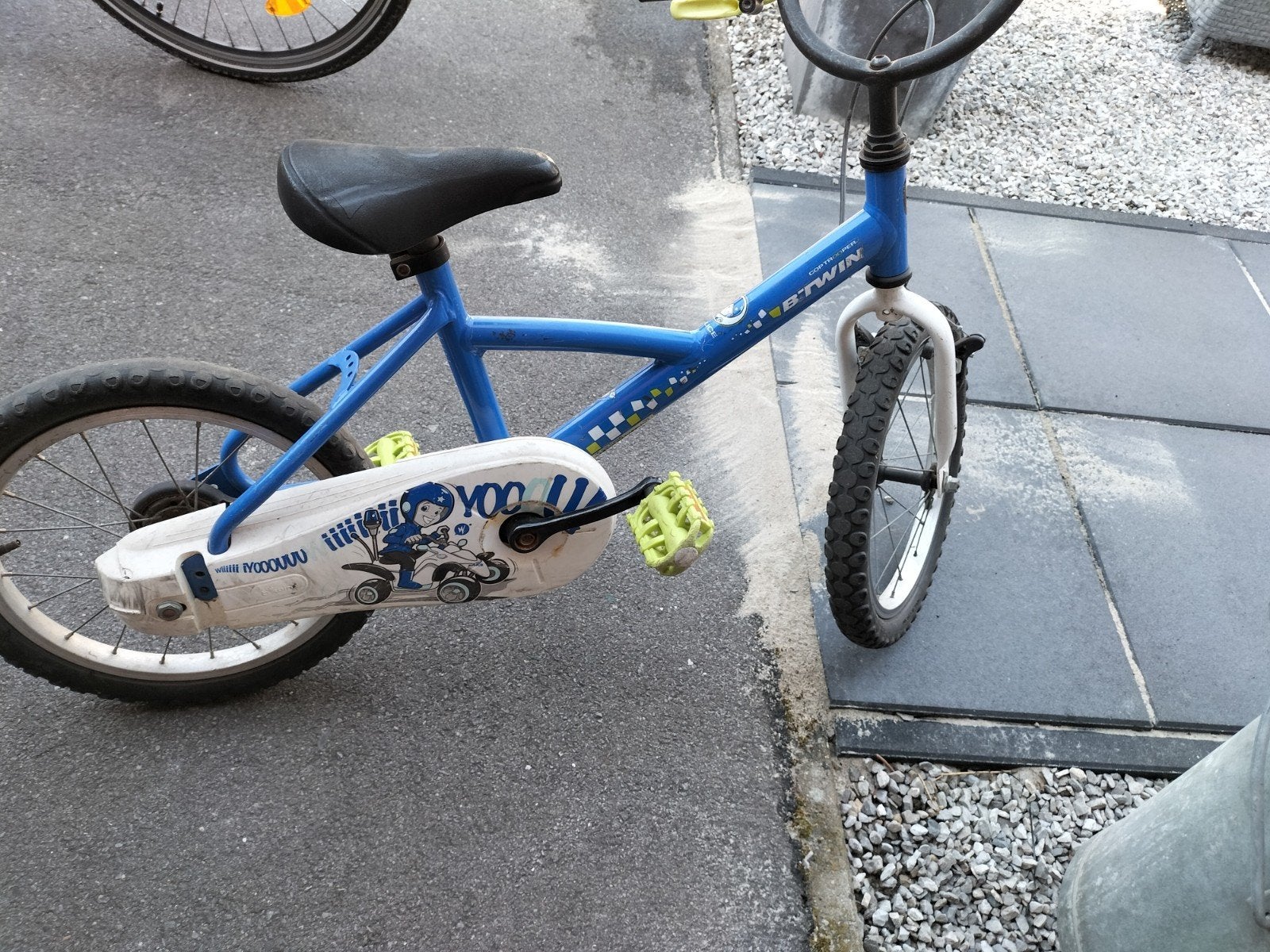 B'Twin kinderfiets 12inch - Blauw, Terugtraprem, Gebruikt, Ophalen of Verzenden, Minder dan 16 inch