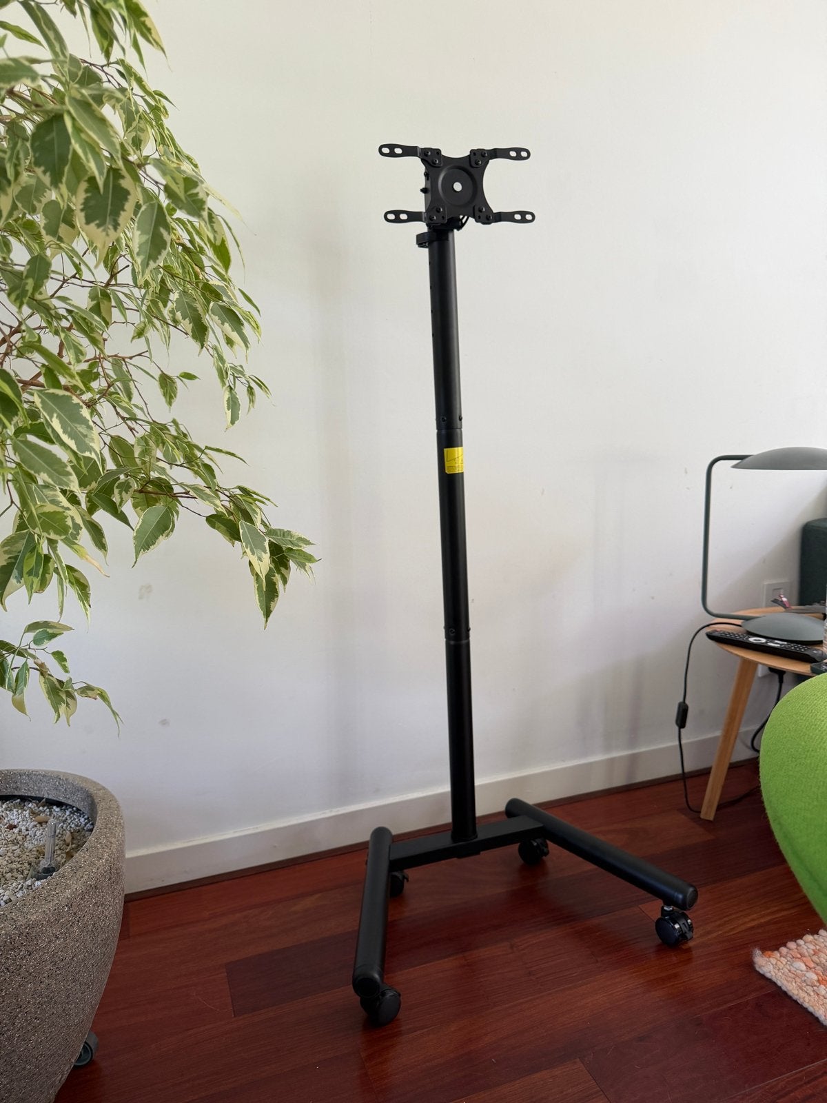 Verrijdbaar TV/Monitor Statief 124cm, Ophalen, Zo goed als nieuw