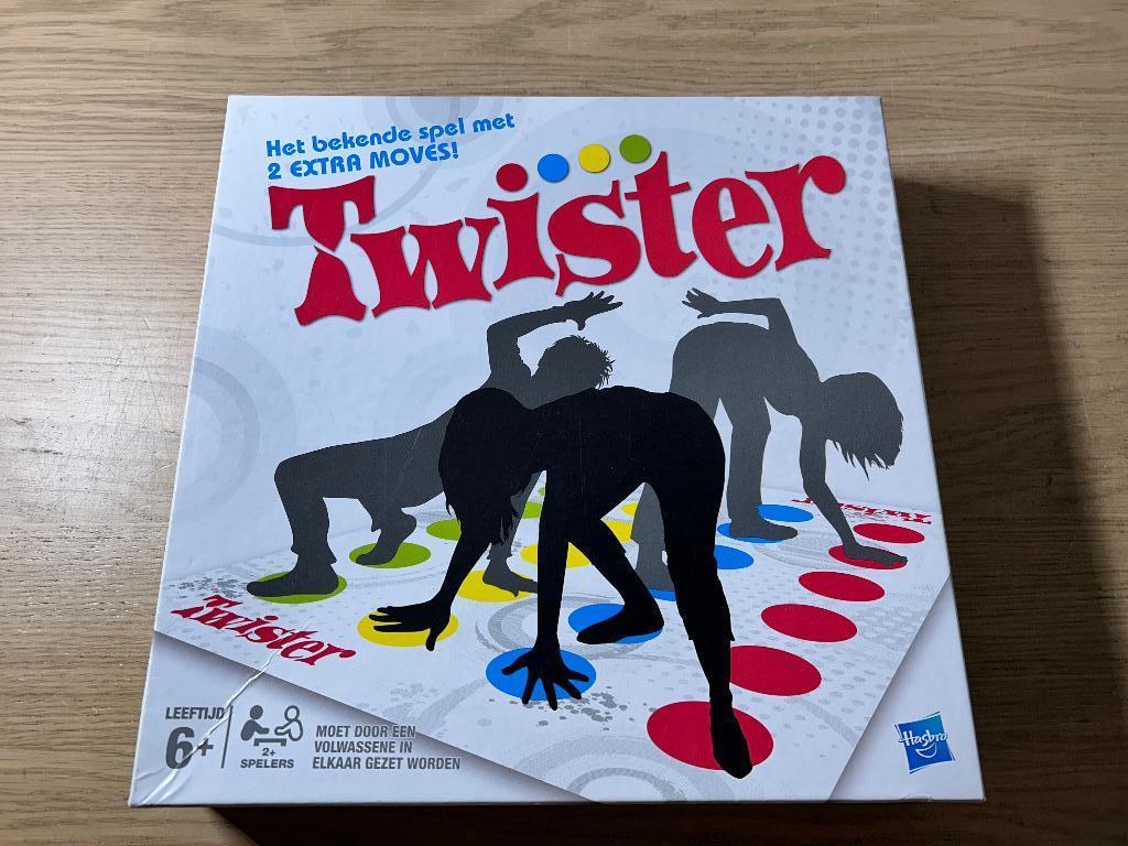 Twister | Hasbro, Hobby en Vrije tijd, Gezelschapsspellen | Bordspellen, Ophalen of Verzenden, Zo goed als nieuw