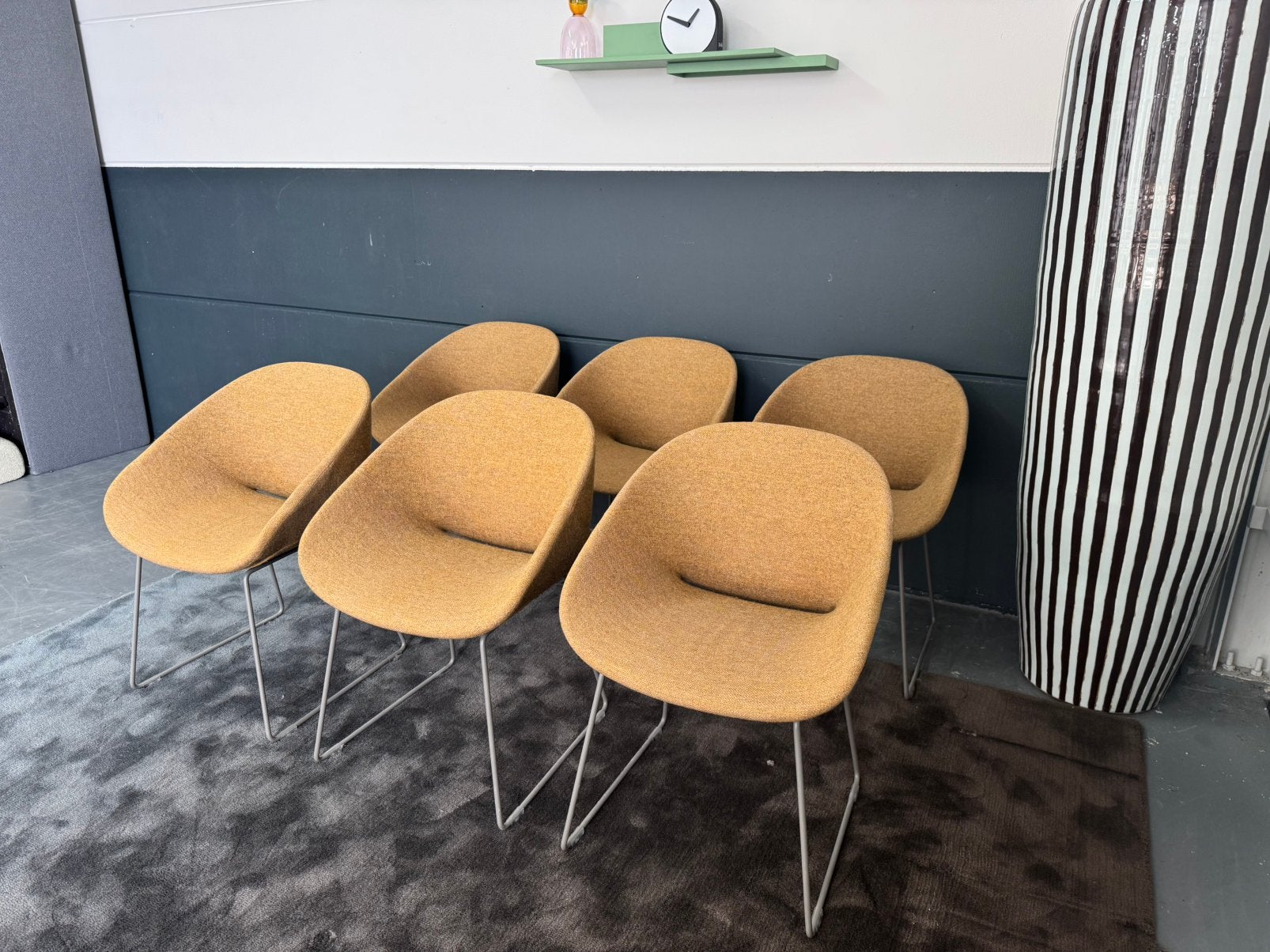 (8x) Showroommodel Artifort Beso eetkamerstoel | Amdal 480, Ophalen, Overige kleuren, Zo goed als nieuw, Stof