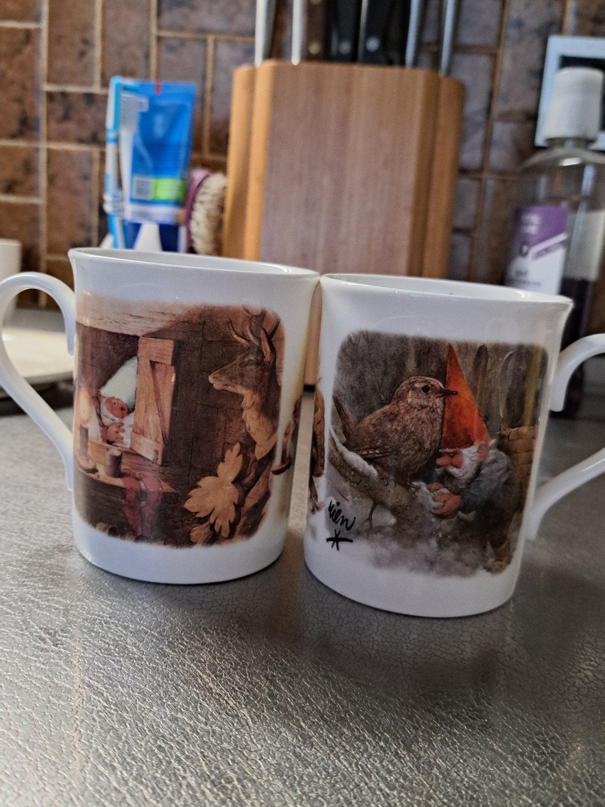 2 mokken van douwe egberts, Ophalen of Verzenden, Zo goed als nieuw, Overige stijlen, Kop(pen) en/of Schotel(s)