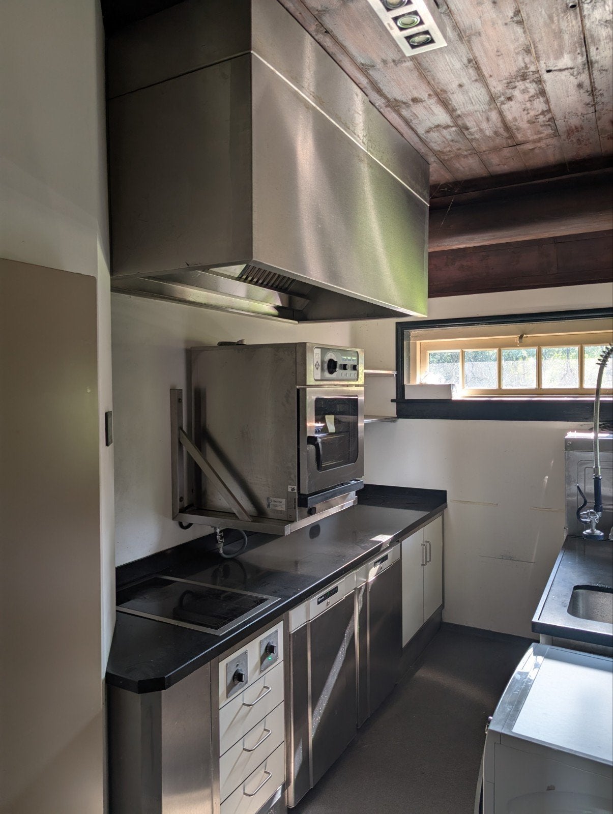 Professionele keuken met apparatuur, Ophalen, Gebruikt, Fornuis, Frituur en Grillen