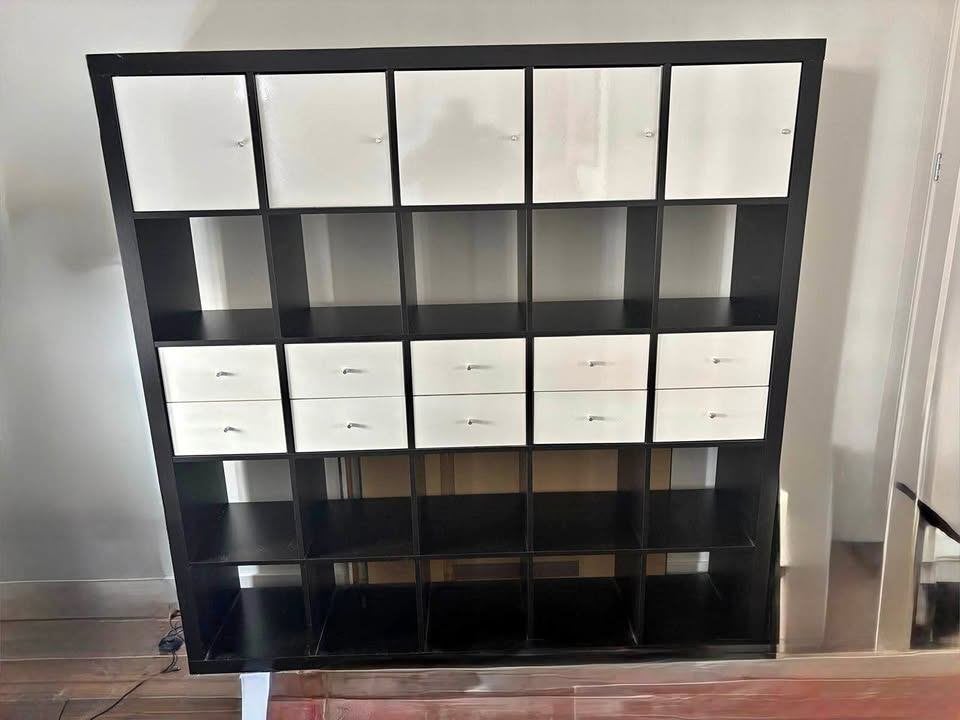 IKEA Kallax kast met deuren en lades - Zwart/Wit, Gebruikt, Modern, Functioneel, 150 tot 200 cm, Met lade(s)