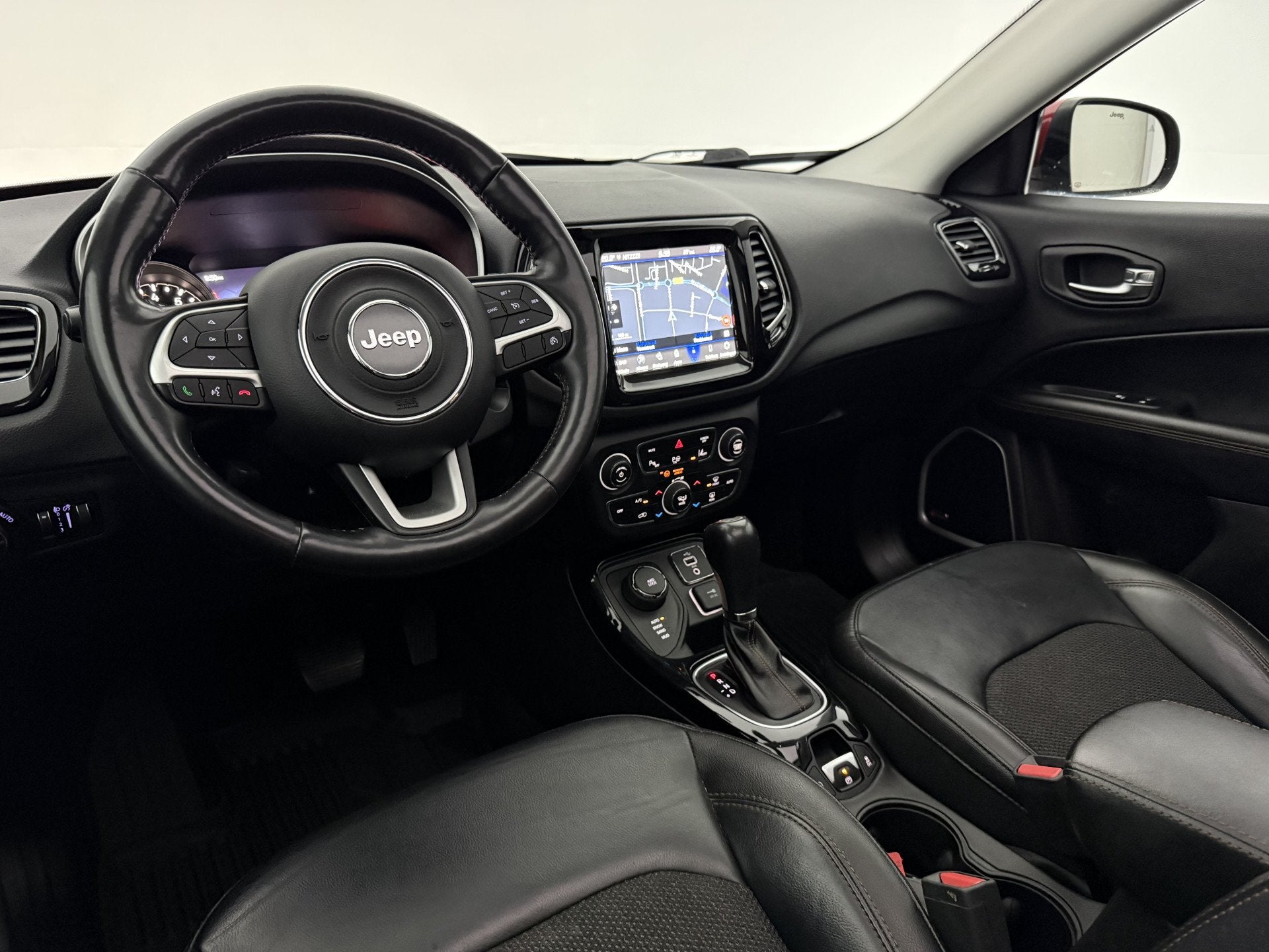 Foto 14 van Jeep Compass 1.4 MultiAir Limited 4x4 170PK | Pano | Beats A