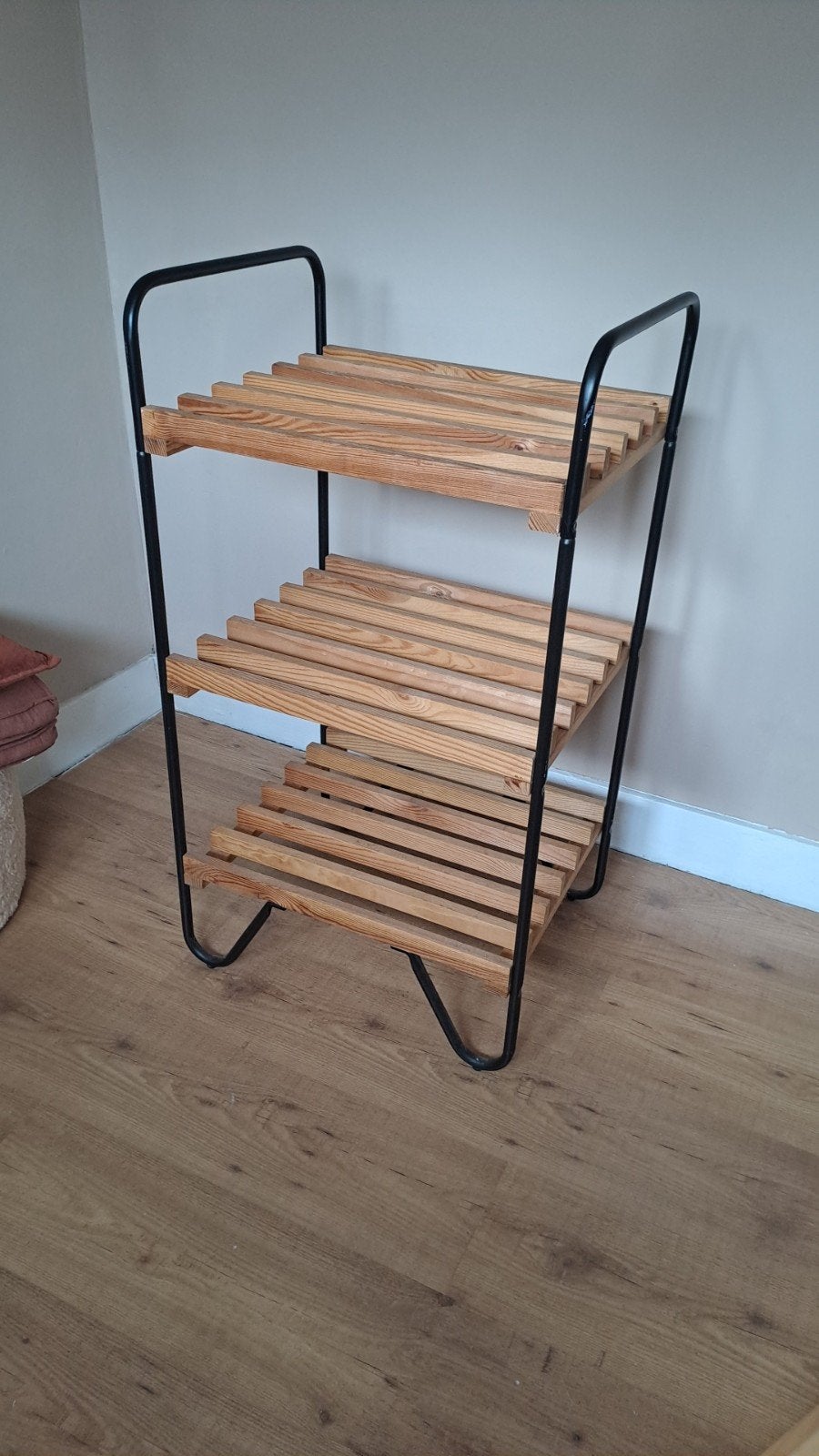 Ikea Bödo Etagere, Schoen- Plant- Badkamer meubel, Huis en Inrichting, Ophalen of Verzenden, Zo goed als nieuw