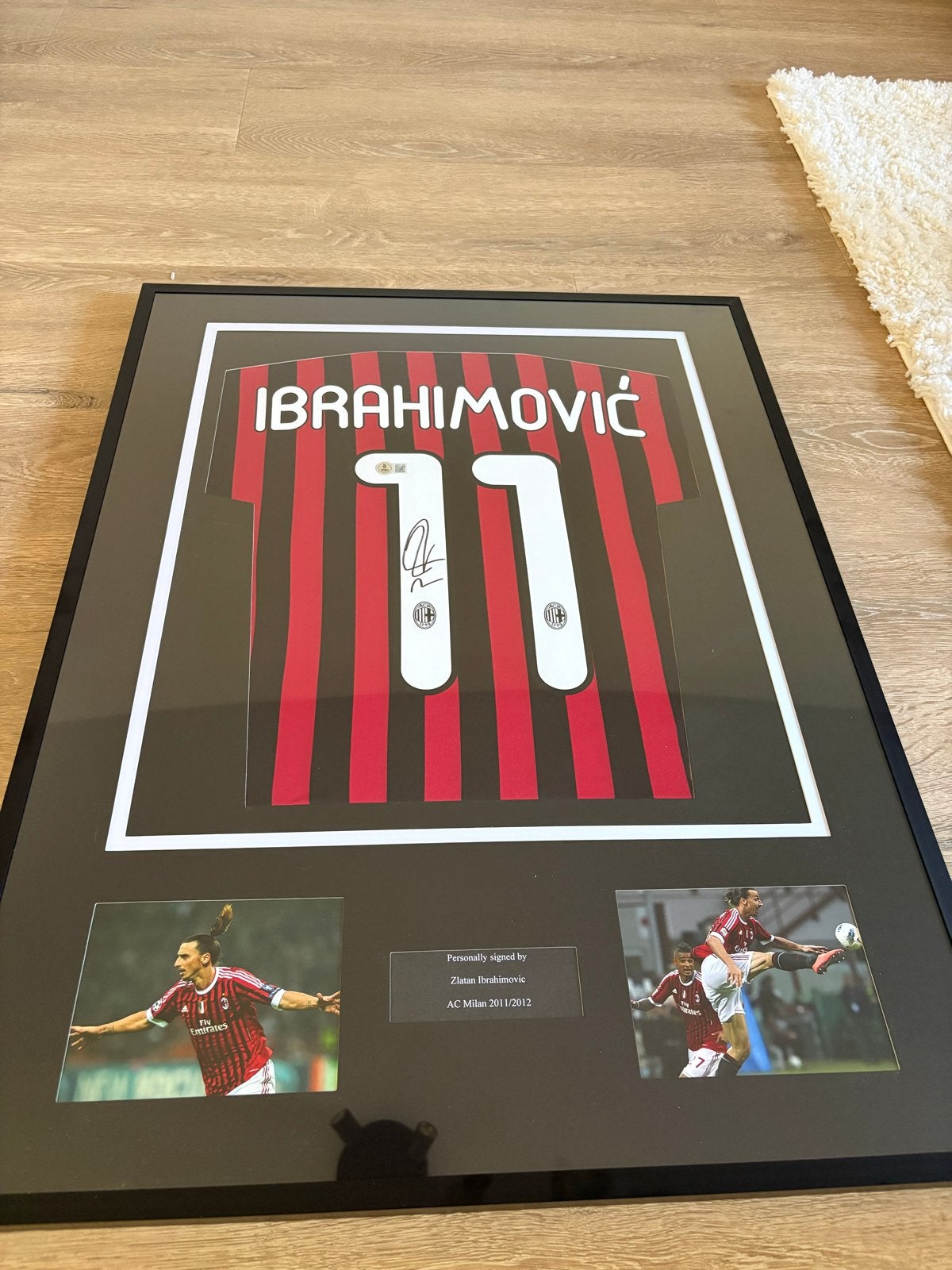 Ingelijst gesigneerd Ibrahimovic AC Milan shirt 2011/2012, Verzamelen, Sportartikelen en Voetbal, Zo goed als nieuw, Shirt, Buitenlandse clubs